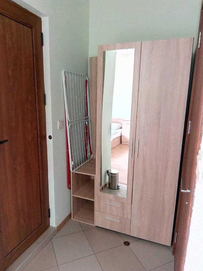 Alfa Guest Rooms With Parking Varna Exterior photo